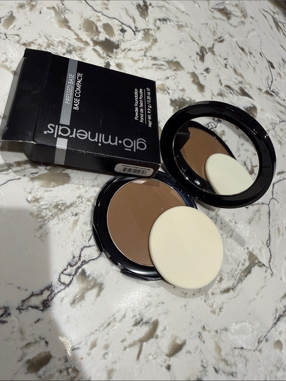 Glo Minerals Pressed Base Powder - Chestnut Medium - Picture 1 of 6
